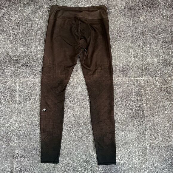 Women's Alo Yoha 7/8 High Waist Brown Tribal Aztec Black Workout Leggings Sz M - Picture 4 of 4